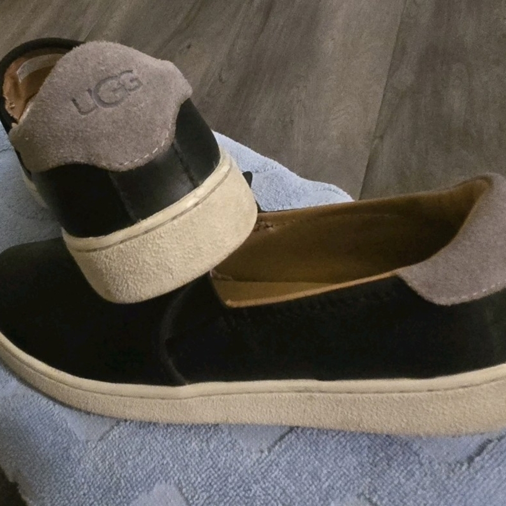 UGG Women's Black and Gray Sneakers